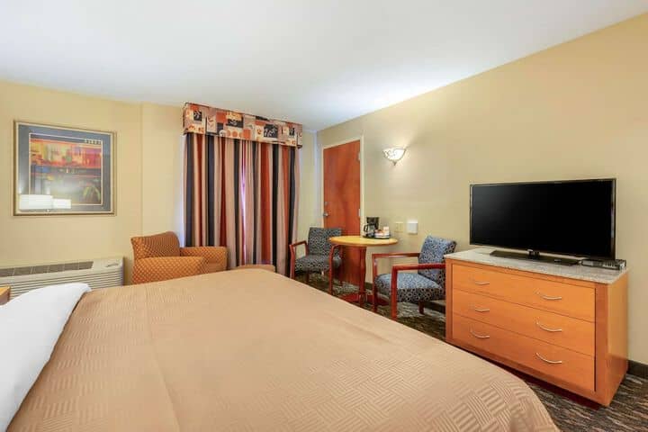 Room 18 of 52