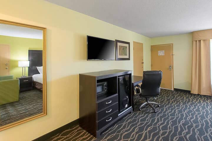 Room 25 of 71
