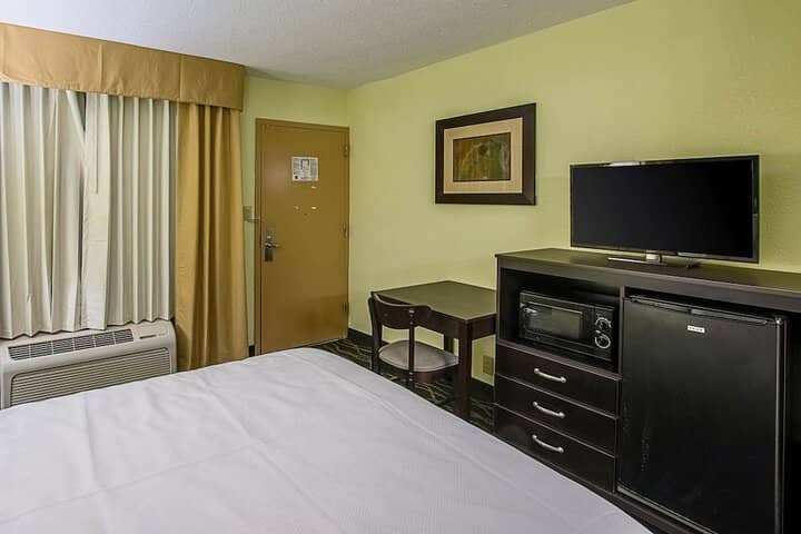 Room 13 of 71