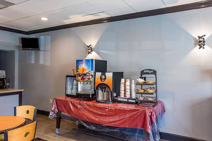 Breakfast/Coffee Service 50 of 71
