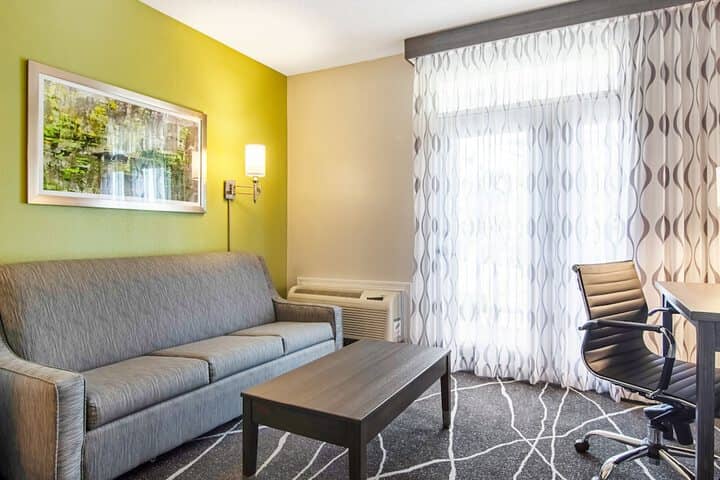Room 22 of 41