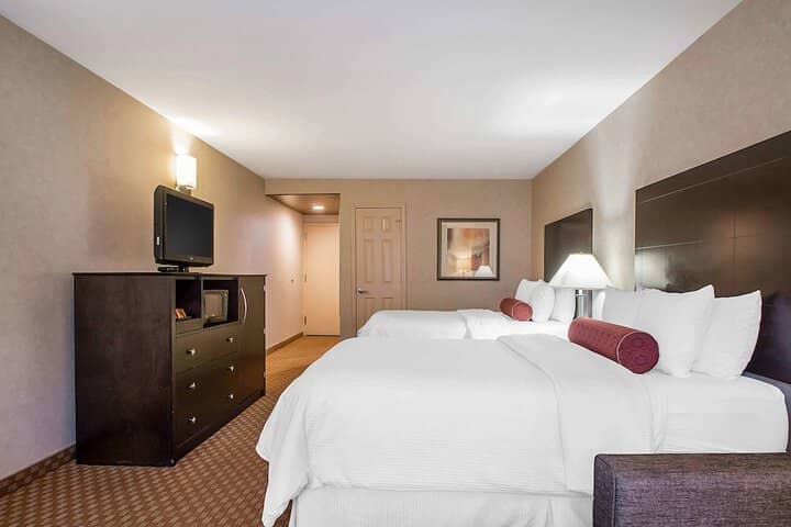 Room 27 of 79