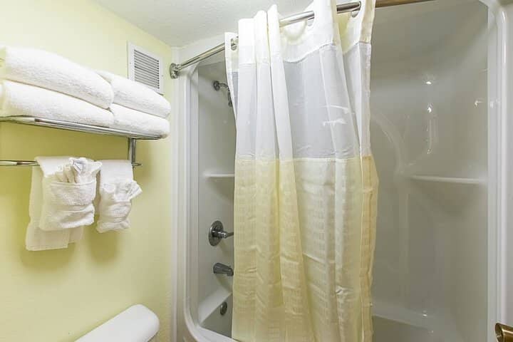 Room 34 of 71