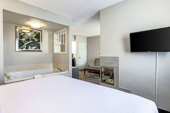 Room 9 of 41
