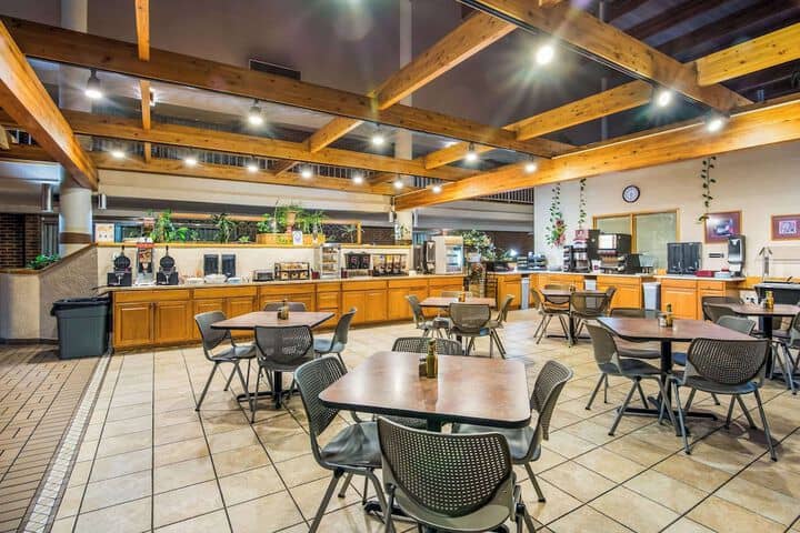 Breakfast area