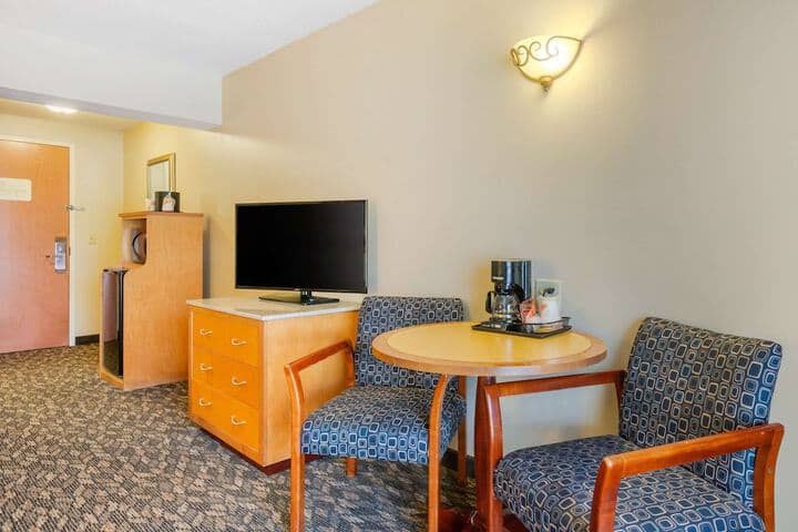 Room 33 of 52