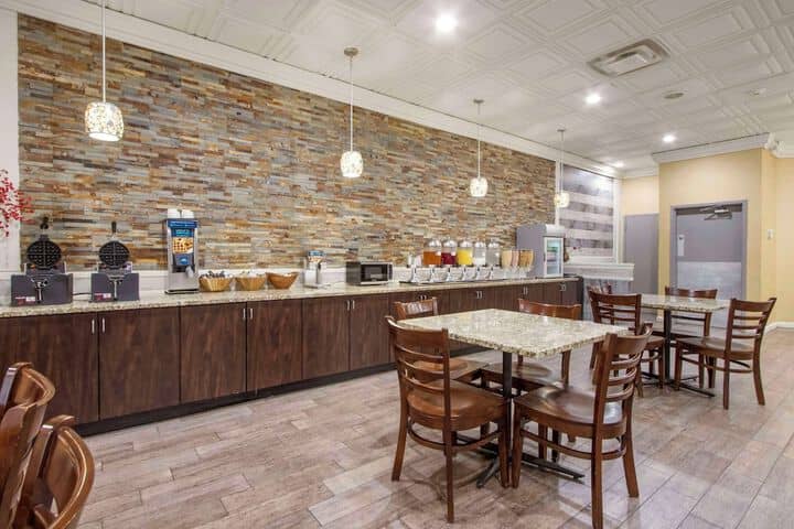 Breakfast area
