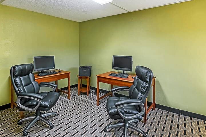 Business Center 62 of 71